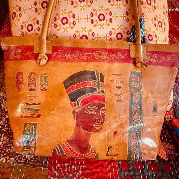 Eclectic Egypt leather bag with matching lipstick case, card wallet and wallet. - Picture 4 of 11